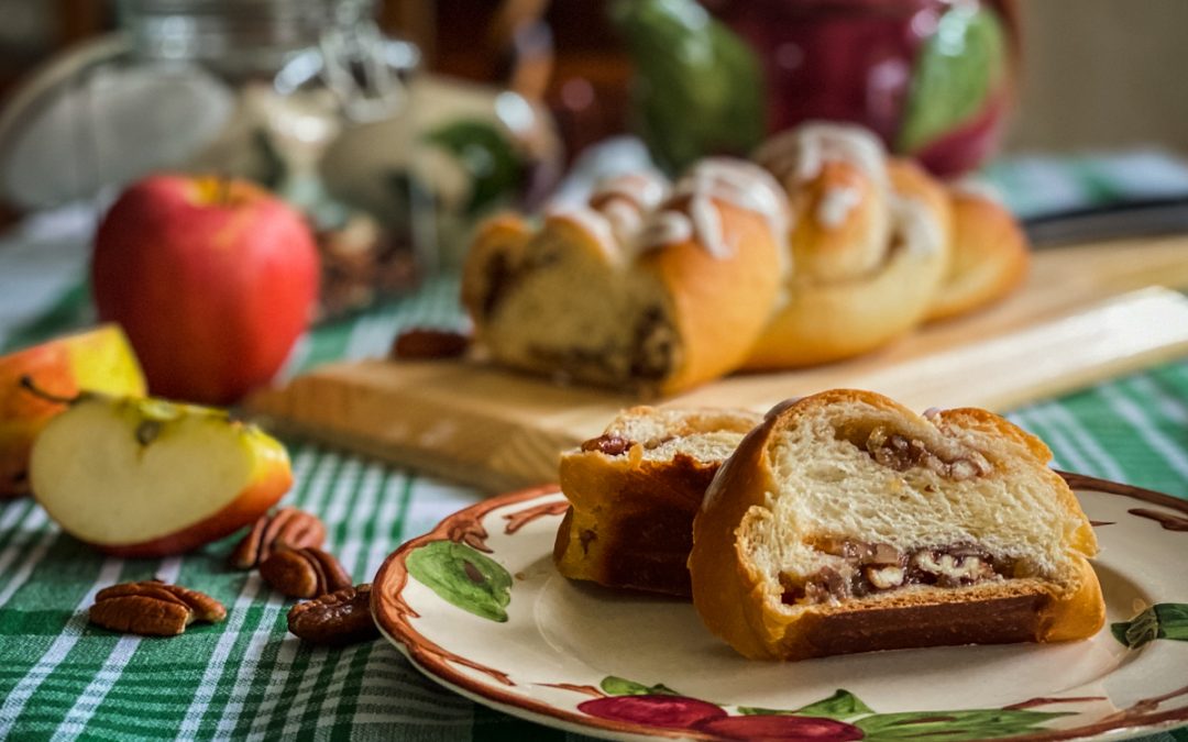Apple Cinnamon Twist Bread